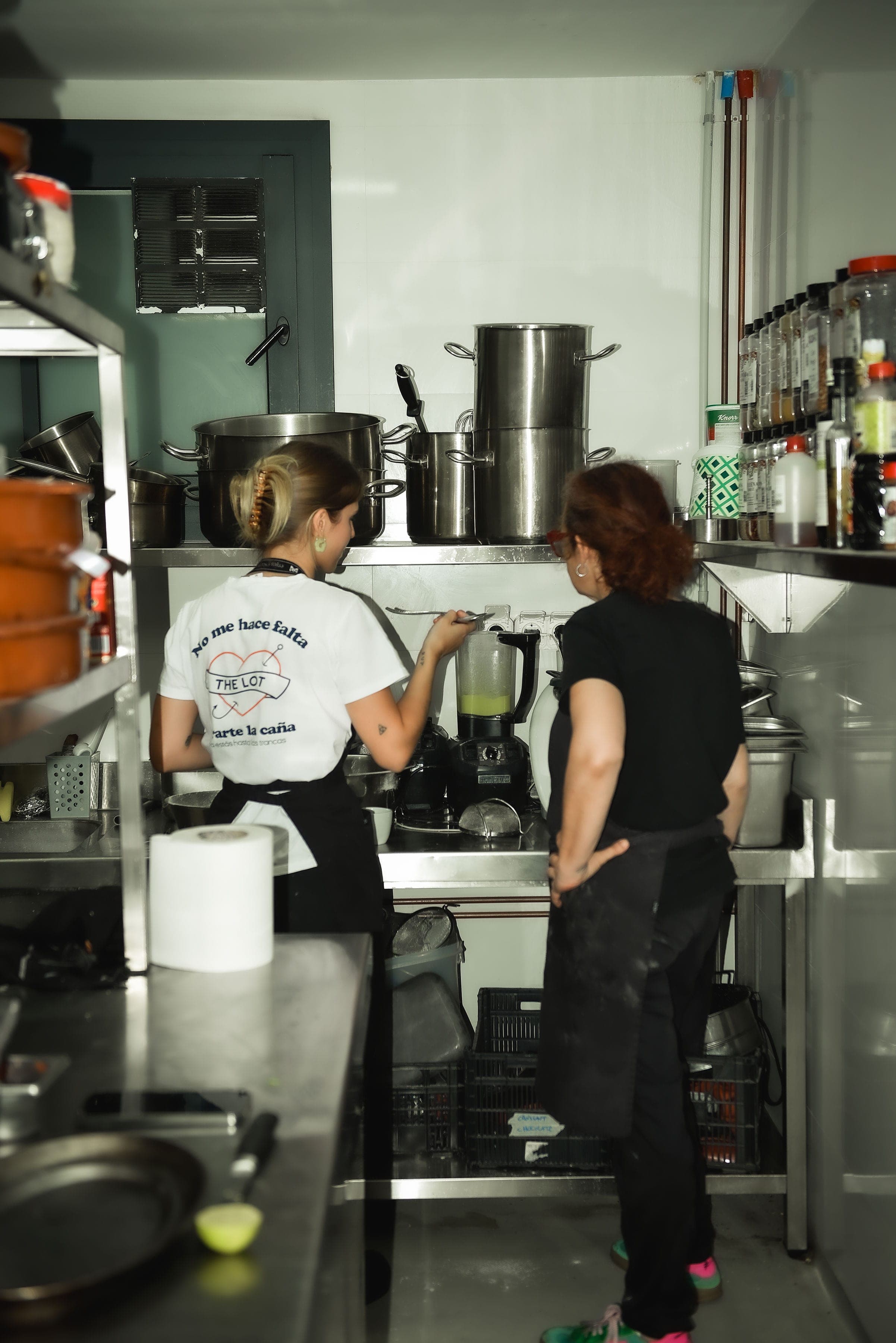 La cocina de The Lot en marcha